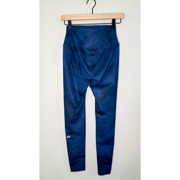 Alo High Rise Airbrush Legging Full Length Blue Shimmer Camo XXS - Picture 2 of 5